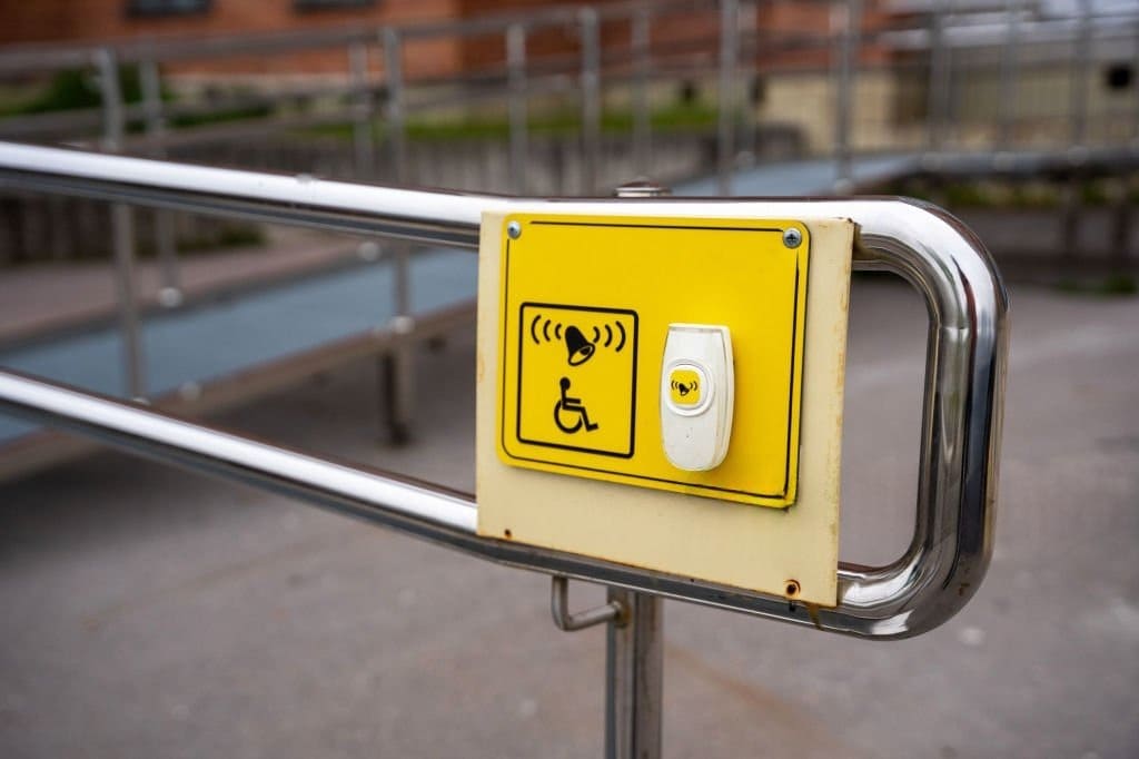 Система вызова помощи для инвалидов